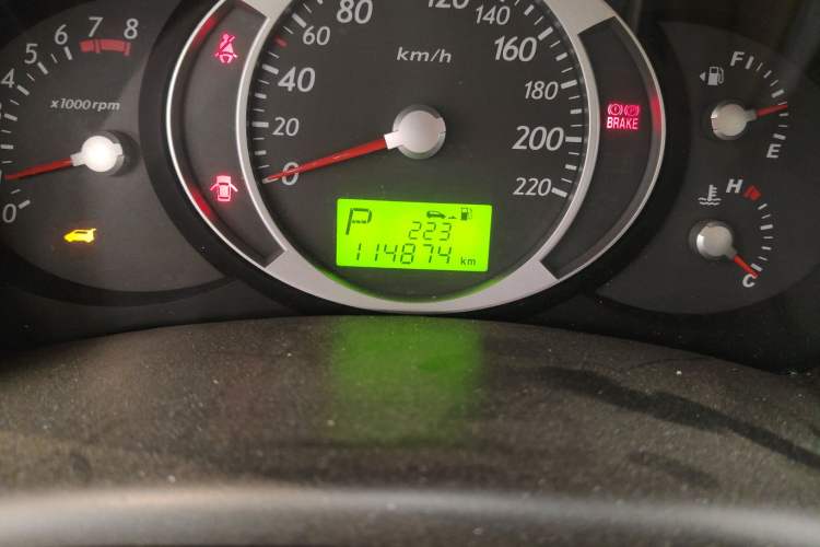 Used Hyundai Tucson 2009 2.0L Automatic Two-Wheel Drive with Sunroof Odometer Close Up