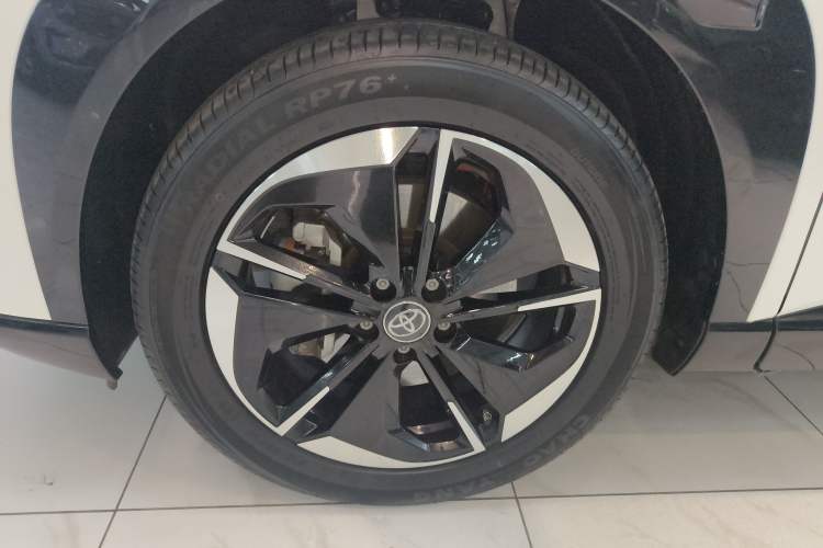 Used Toyota BZ 3X 2025 520 Pro+ LiDAR Edition Left Front Wheel Hub