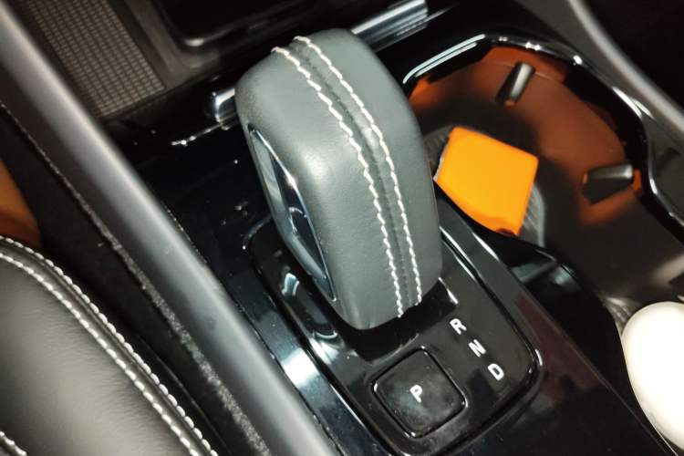 Used Volvo XC40 New Energy 2022 Four-Wheel Drive High-Performance Version Gear Lever