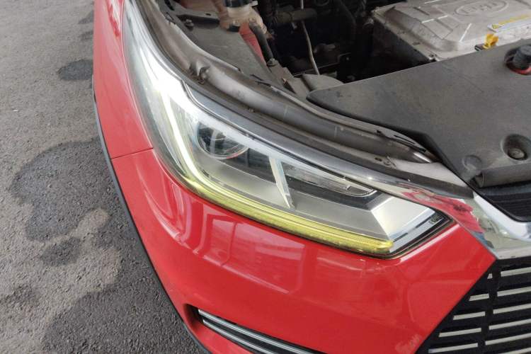 Used BYD Yuan New Energy 2018 EV360 Smart Connect Cool Edition Right Front Headlight