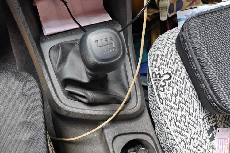 Used Wuling Hongguang V 2022 1.5L Jingqu Edition Electric-Assist LAR Gear Lever