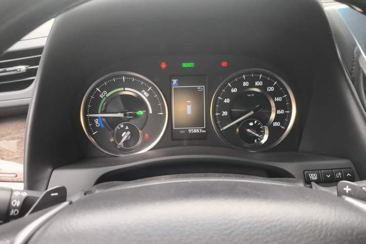 Used Toyota Alphard 2021 Dual-Engine 2.5L Luxury Edition
