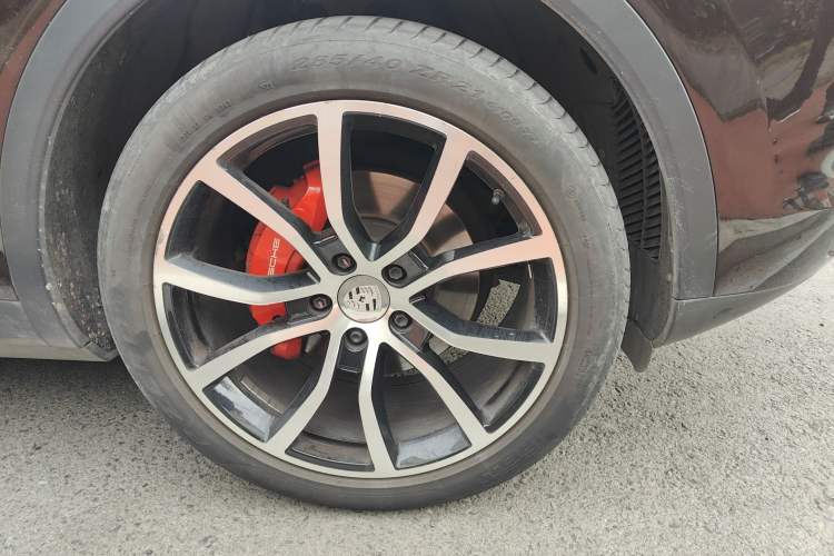 Used Porsche Cayenne 2018 Cayenne 3.0T Right Front Wheel Hub