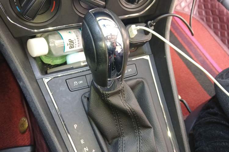 Used Volkswagen Lavida 2015 1.6L Automatic Comfort Edition
