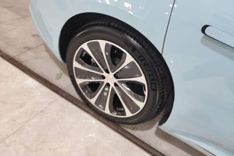 Used Hima Luxeed S7 2025 705 km Max