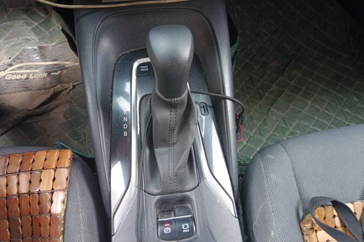 Used Toyota Levin 2019 Dual-Engine 1.8H E-CVT Luxury Edition China VI Standard Gear Lever