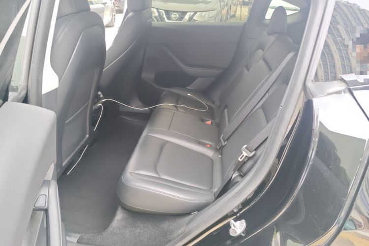 Used Tesla Model Y 2021 Long-Range All-Wheel-Drive Version Left Rear Seat