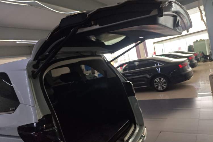 Used Honda Elysion 2022 2.0L eHEV Luxury Edition