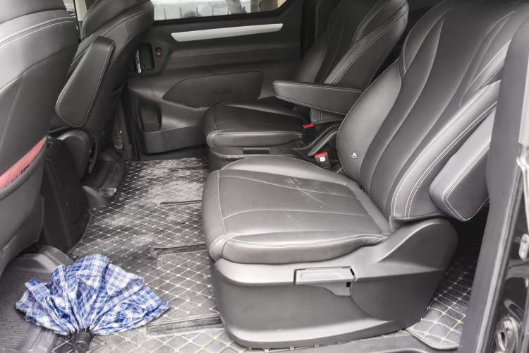 Used SAIC MAXUS G20 2023 Facelifted ES 2.0T Gasoline Automatic Value Edition Left Rear Seat