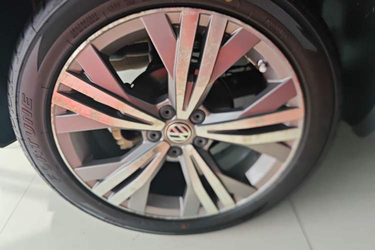 Used Volkswagen C-TREK 2018 1.5L Automatic Luxury Edition Right Rear Wheel Hub