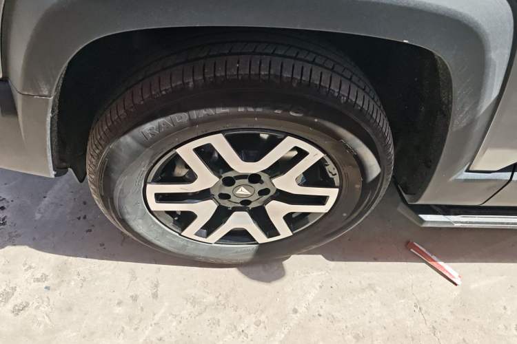 Used Deepal G318 2024 Four-Wheel Drive Comfort Edition Left Front Wheel Hub