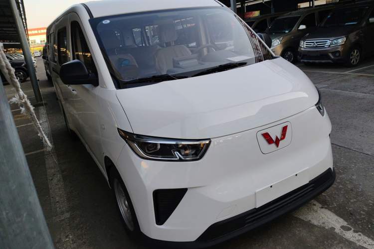 Used Wuling Yangguang 2025 Model 400km Bus Edition—Comfort Edition