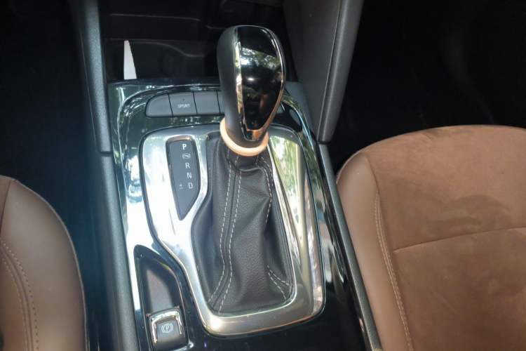 Used Buick Regal 2017 20T Elite Edition Gear Lever