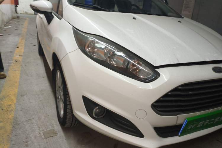 Used Ford Fiesta 2013 Hatchback 1.5L Manual Fashion Edition
