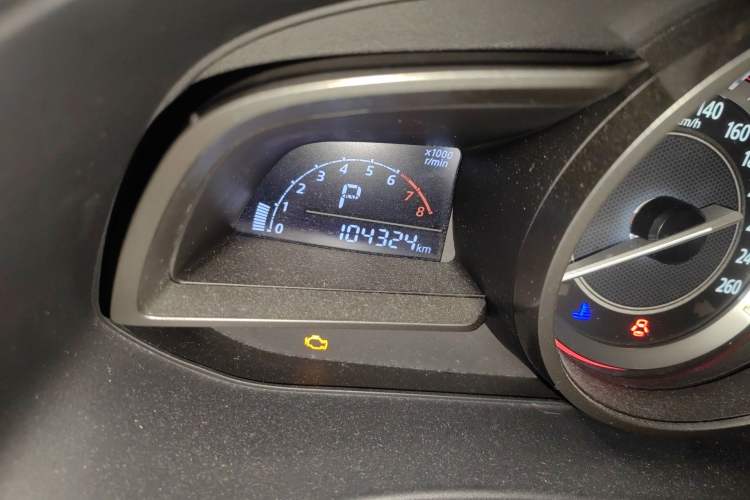 Used Mazda 3 Axela 2014 Hatchback 1.5L Automatic Luxury Model