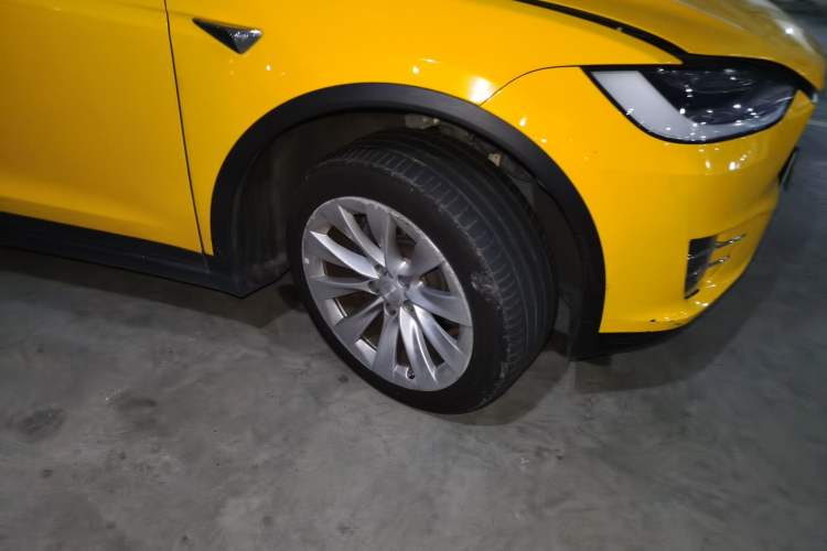 Used Tesla Model X 2019 Long-Range Version Right Front Wheel Hub