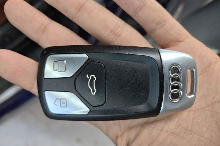 Used Audi A4L 2018 30th Anniversary Edition 40 TFSI Fashion Model Vehicle Key