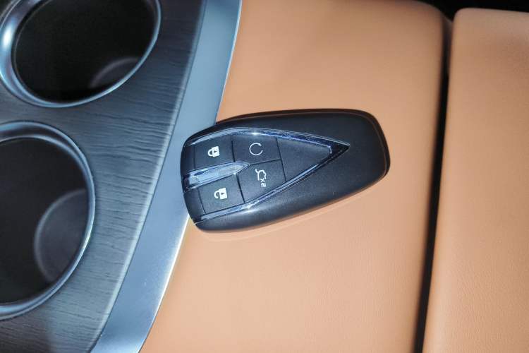 Used CHANGAN CS75 PLUS 2025 4th Generation 1.5T New Blue Whale Smart Luxury Edition Interior 1