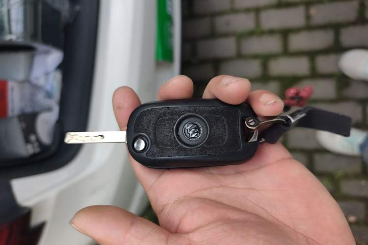 Used Buick Verano 2016 Hatchback 15S Automatic Leading Model Vehicle Key