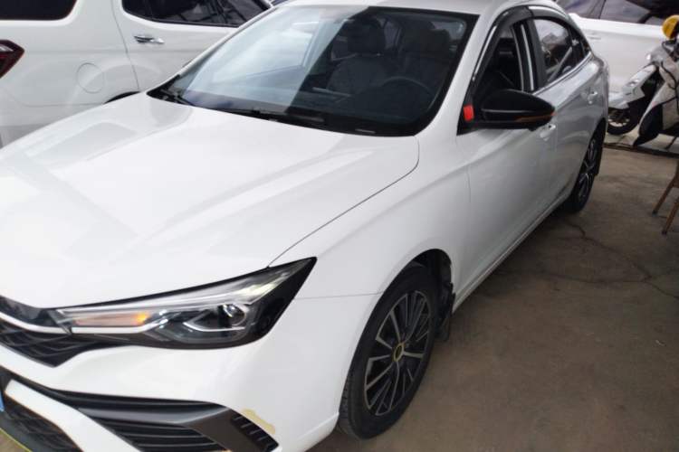 Used Roewe i5 2021 Revised Version 1.5L CVT Diamond Edition