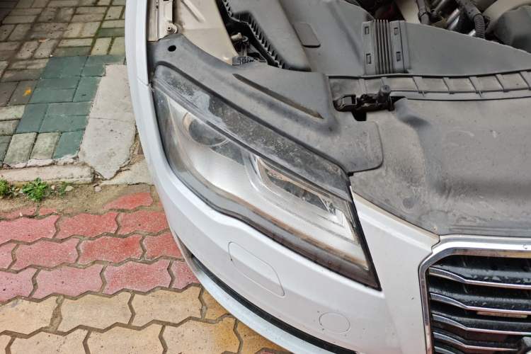 Used Audi A7 2012 2.8FSI quattro Ambition model Right Front Headlight