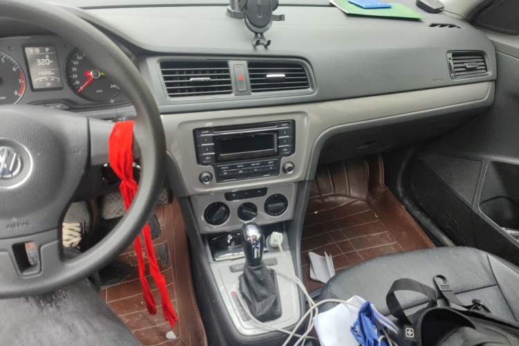 Used Volkswagen Lavida 2013 Revised Classic 1.6L Automatic Fashion Edition