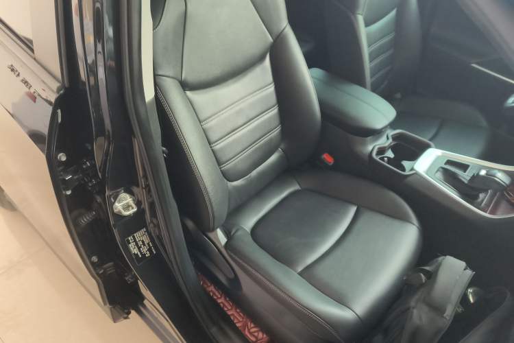 Used Toyota RAV4 2022 2.0L CVT Two-Wheel Drive Fashion Plus Edition