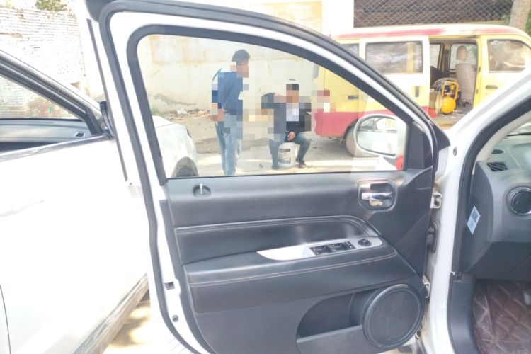 Used Jeep Compass 2015 2.0L Two-Wheel Drive Luxury Edition