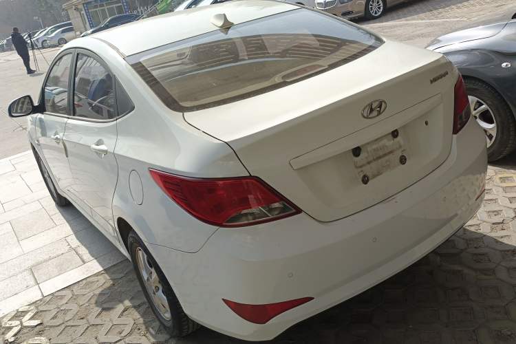 Used Hyundai Verna (older generation) 2016 1.4L Manual Smart GLS Trim