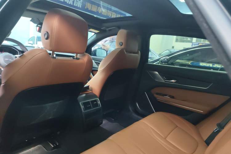 Used Jaguar XFL 2021 XFL 2.0T P250 All-Wheel-Drive Shimmering Black Sport Edition
