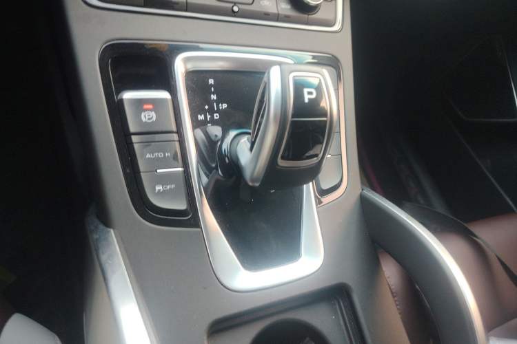 Used Geely Auto Emgrand X7 Sport 2022 1.8TD DCT Zhiya Trim Gear Lever