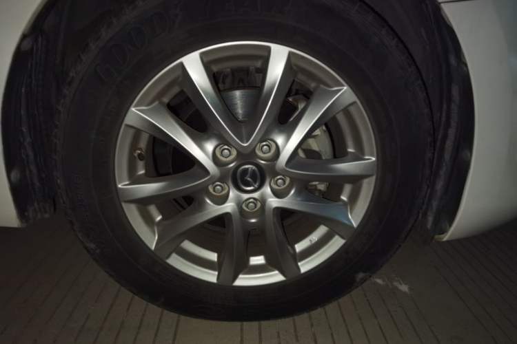 Used Mazda 3 Axela 2019 Cloud-Controlled Sedan 1.5L Automatic Luxury Model China VI Standard Right Front Wheel Hub