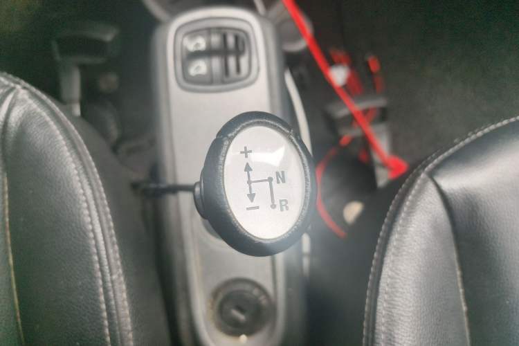 Used smart fortwo 2012 1.0T Convertible Passion Edition Gear Lever