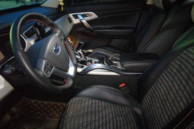 Used Geely Auto Emgrand X7 Sport 2020 1.8TD DCT Two-Wheel Drive Smart Connect 4G-Enabled Version Left Front Seat