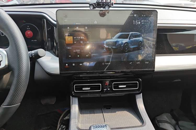 Used GAC Trumpchi GS8 2022 LINGHANG Series 2.0 TGDI Two-Wheel-Drive Luxury Edition (7 Seats) Audio And AC Panel