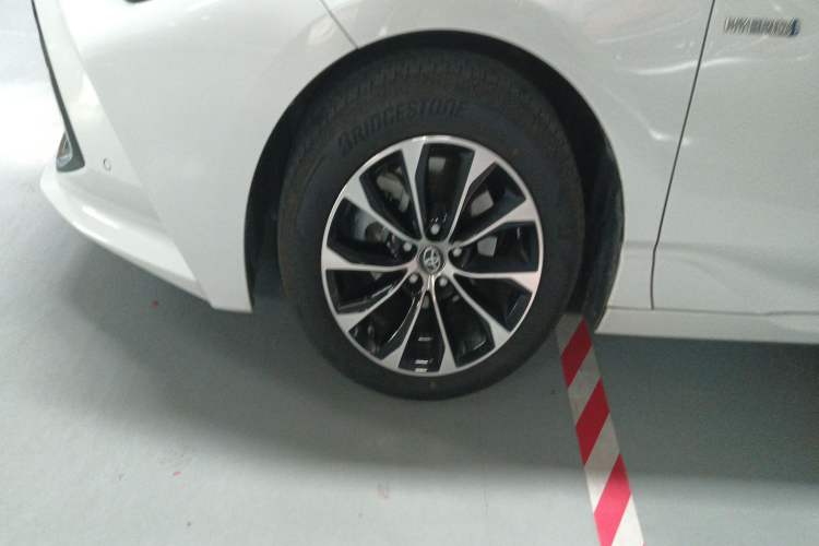 Used Toyota Avalon 2023 Dual-Engine 2.5L Luxury Edition
