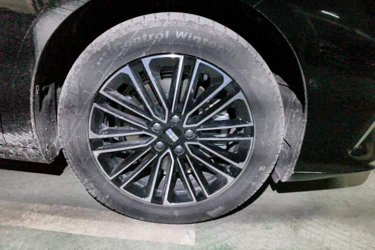 Used Geely Galaxy Galaxy 8 2025 130km EM-i Deluxe Edition
