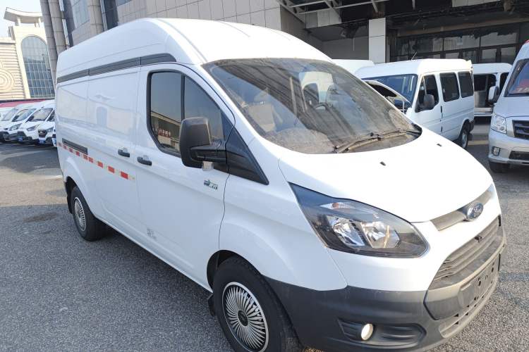Used Ford Transit 2019 2.0T Diesel Van Mid-Chassis Mid-Roof 3-Seater China VI Standard
