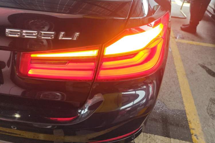 Used BMW 5 Series 2019 525Li Luxury Package
