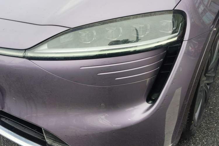 Used Hima Luxeed R7 2024 All-Electric 667 km Max Left Front Headlight