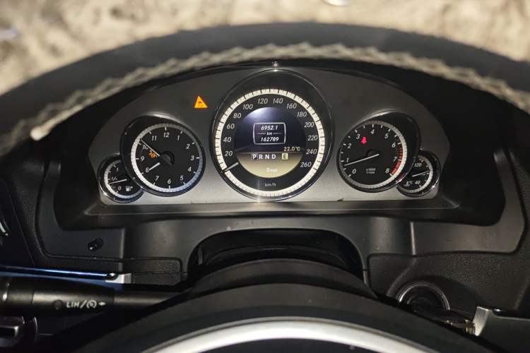 Used Mercedes-Benz E-Class 2011 E 260 CGI Coupe Odometer Close Up