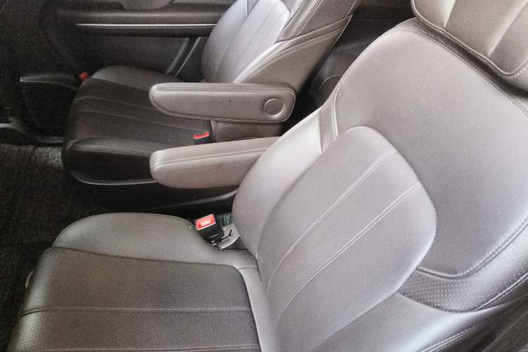 Used GAC Trumpchi M6 2019 270T DCT Luxury Edition (6-seater) China VI Left Rear Seat