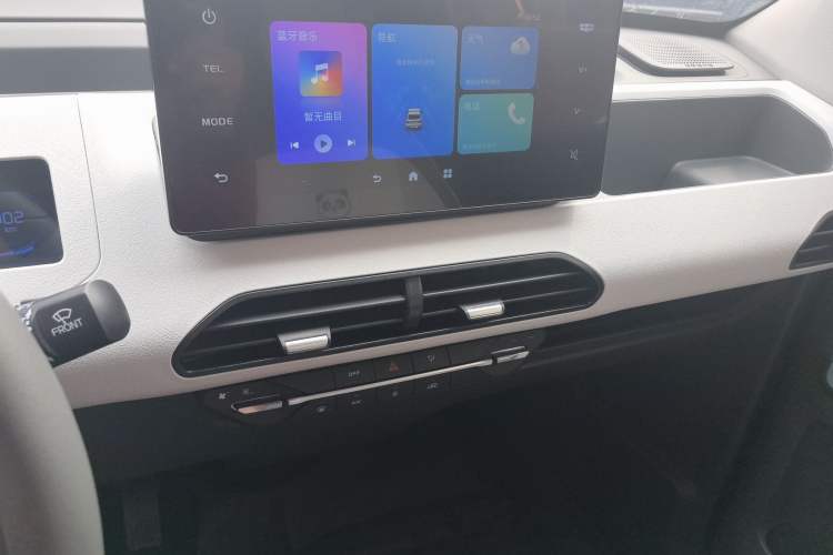 Used Geely Galaxy Panda 2024 Panda Mini 200km Endurance Bear Audio And AC Panel