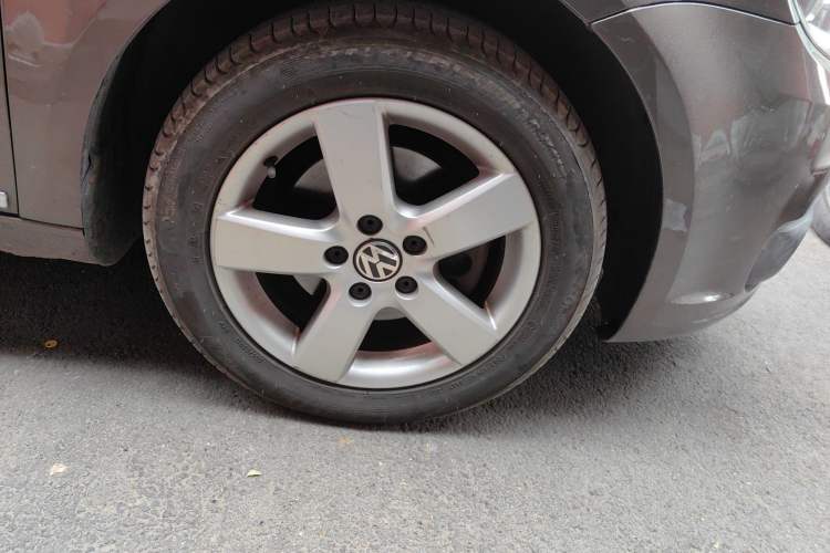 Used Volkswagen Touran 2011 1.4T Manual Zhiya Edition 5 Seats
