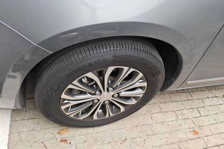 Used Buick GL8 2021 Land Cruiser Executive Class 652T Smart Luxury Model Exterior 4