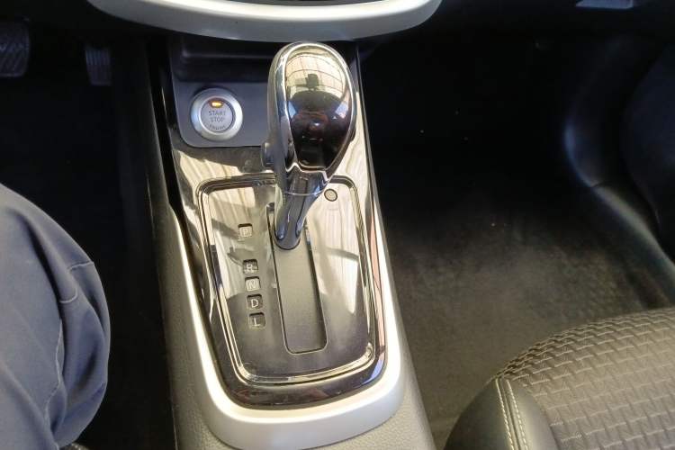 Used Nissan Tiida 2016 1.6L CVT Smart Drive Edition Gear Lever