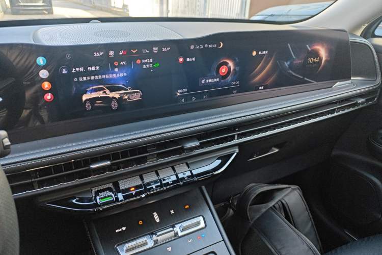 Used Lincoln Corsair 2024 1.5T Two-Wheel Drive Deluxe Hybrid Version Audio And AC Panel