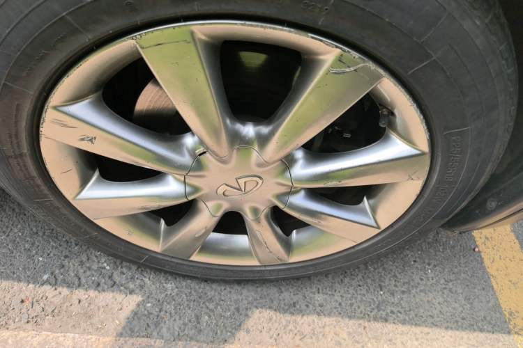 Used Infiniti EX 2011 EX25 Luxury Edition Right Front Wheel Hub