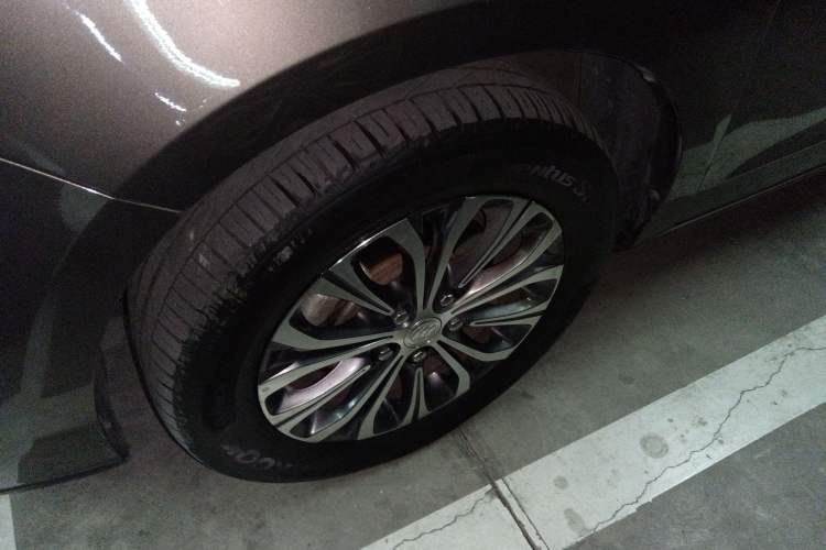 Used Buick GL8 2022 Land Cruiser Executive Class 652T Comfort Model
