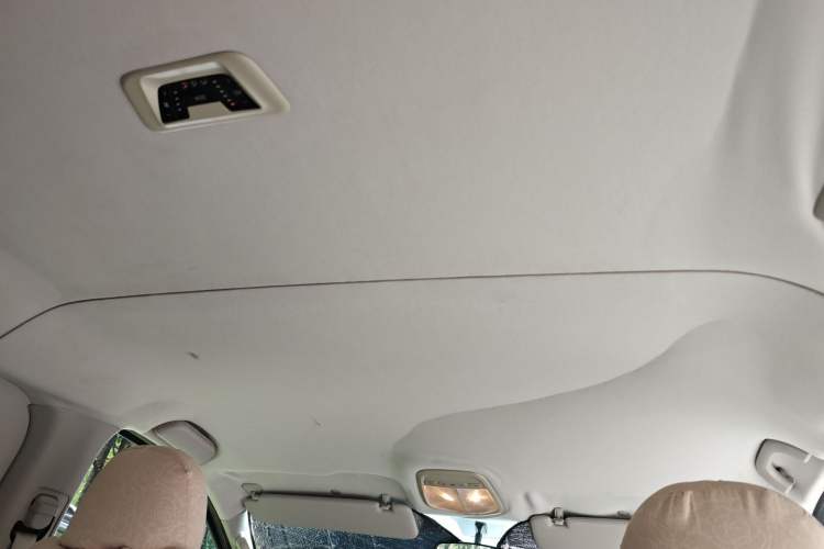 Used SAIC MAXUS G10 2014 2.4L Manual Fashion Edition